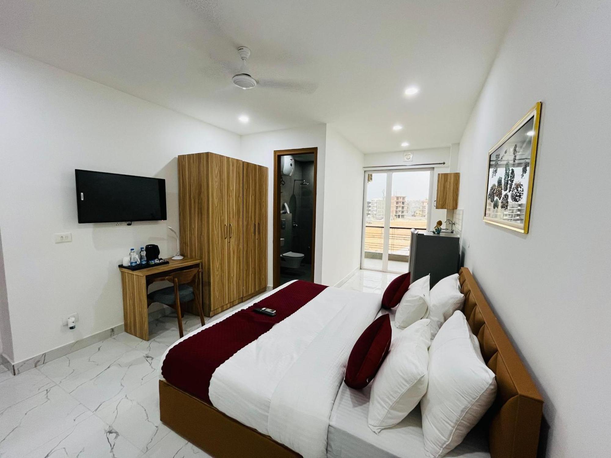 The Lodgers Studio Apartment Infront Of Artemis Hospital Gurugram Gurgaon Eksteriør bilde