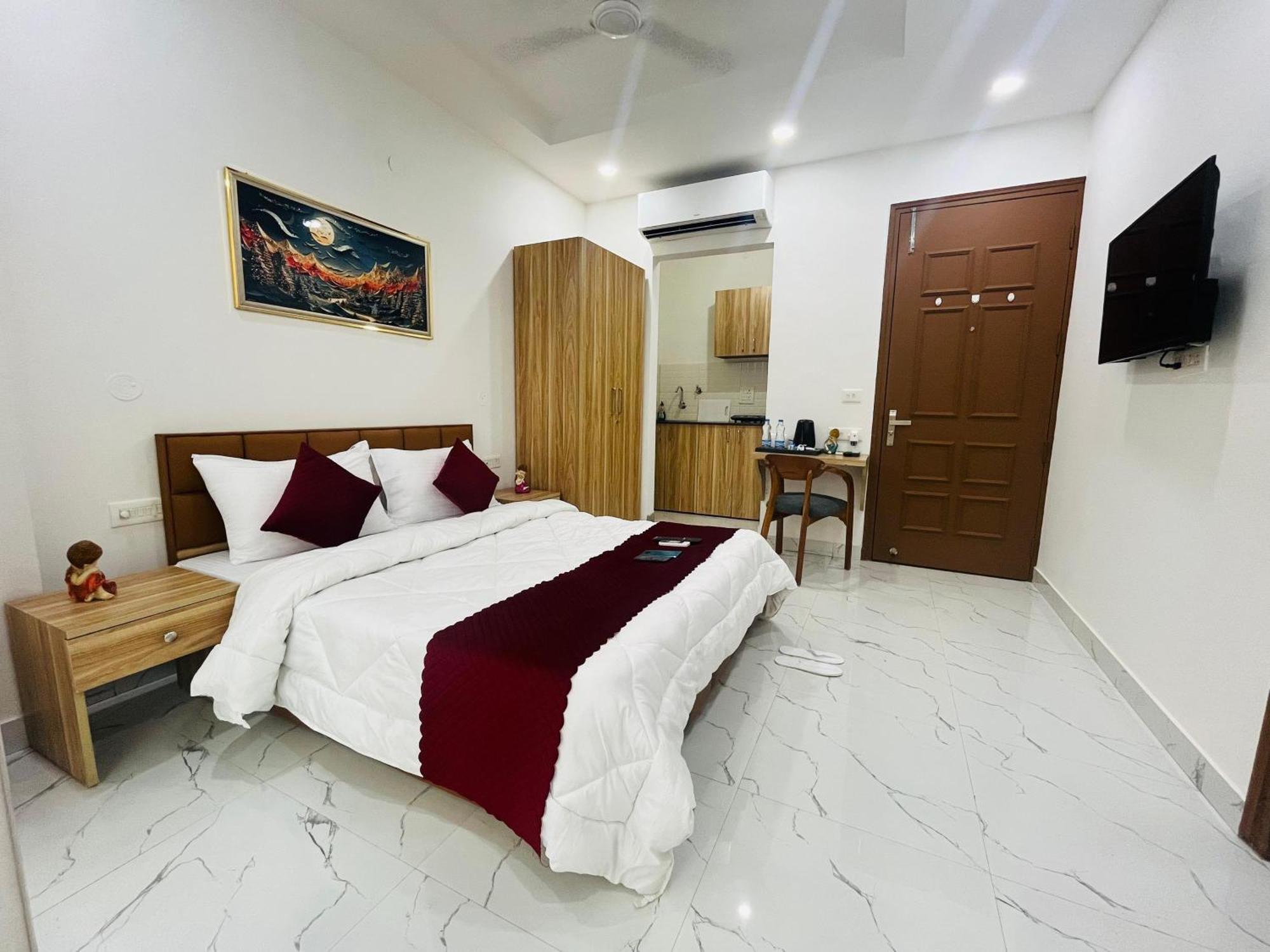 The Lodgers Studio Apartment Infront Of Artemis Hospital Gurugram Gurgaon Eksteriør bilde