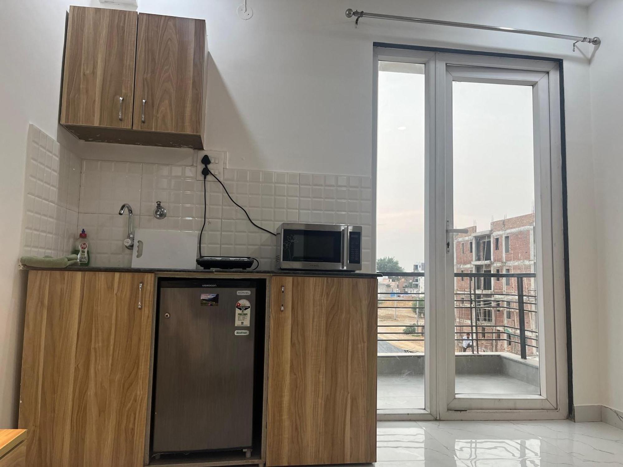 The Lodgers Studio Apartment Infront Of Artemis Hospital Gurugram Gurgaon Eksteriør bilde