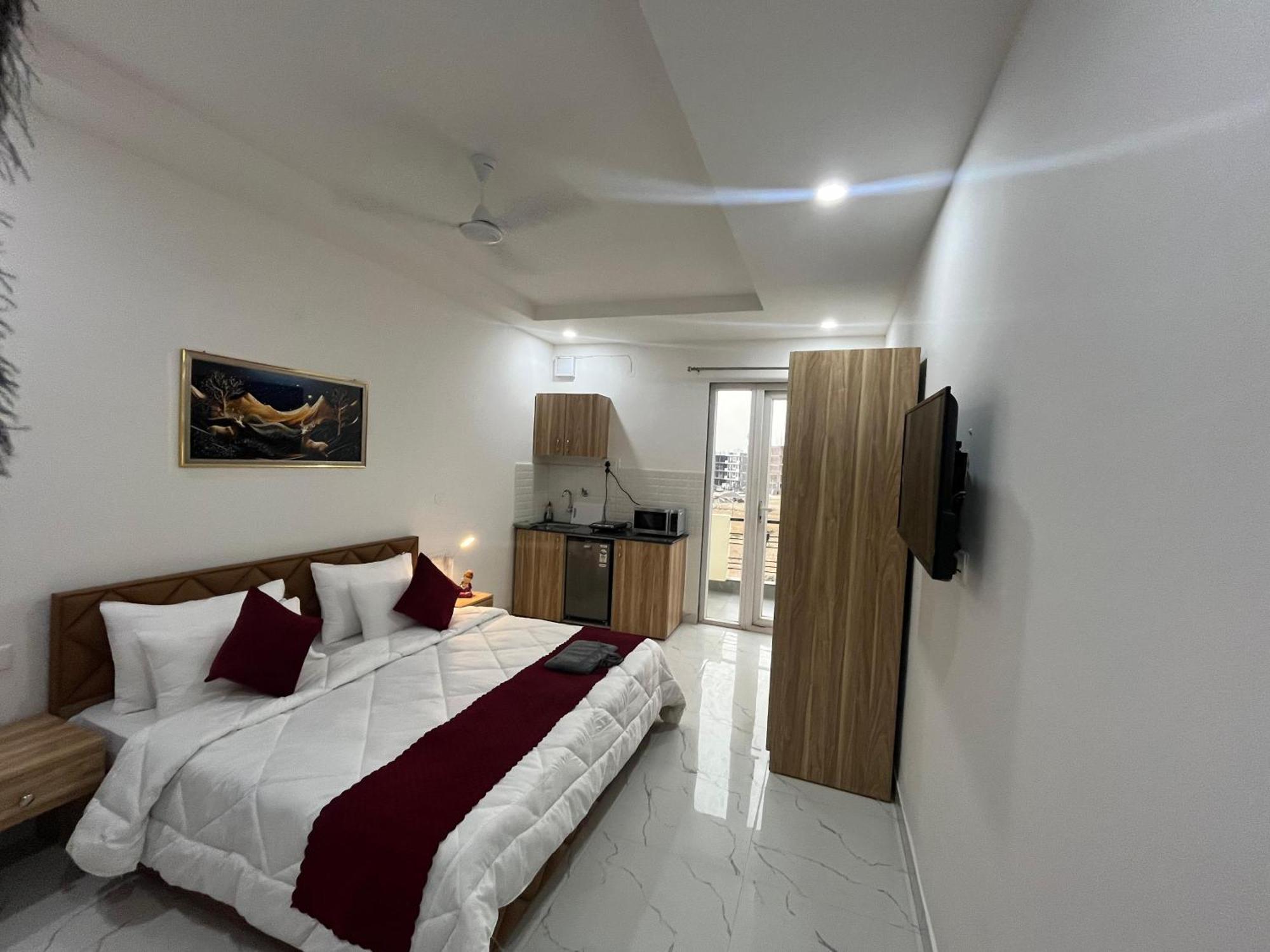 The Lodgers Studio Apartment Infront Of Artemis Hospital Gurugram Gurgaon Eksteriør bilde