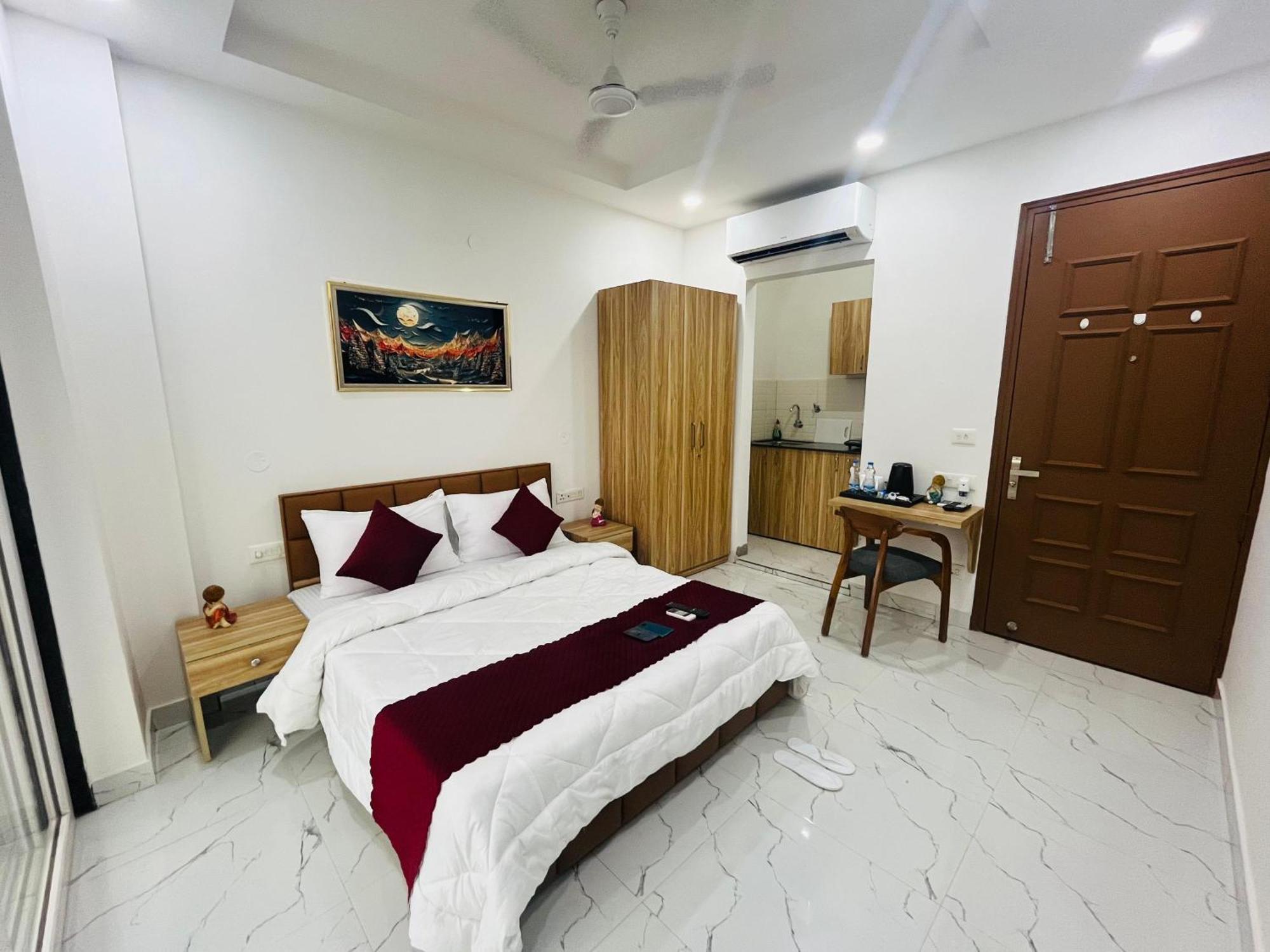 The Lodgers Studio Apartment Infront Of Artemis Hospital Gurugram Gurgaon Eksteriør bilde
