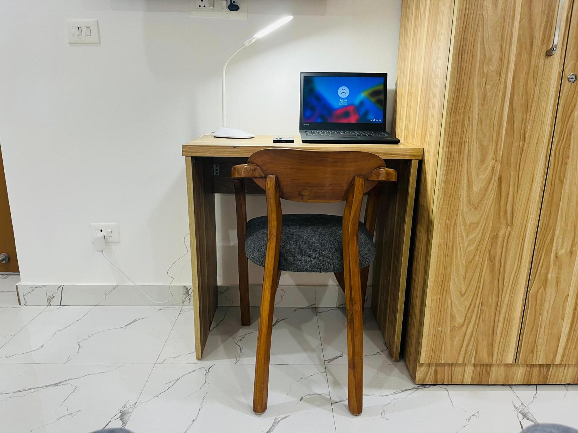 The Lodgers Studio Apartment Infront Of Artemis Hospital Gurugram Gurgaon Eksteriør bilde