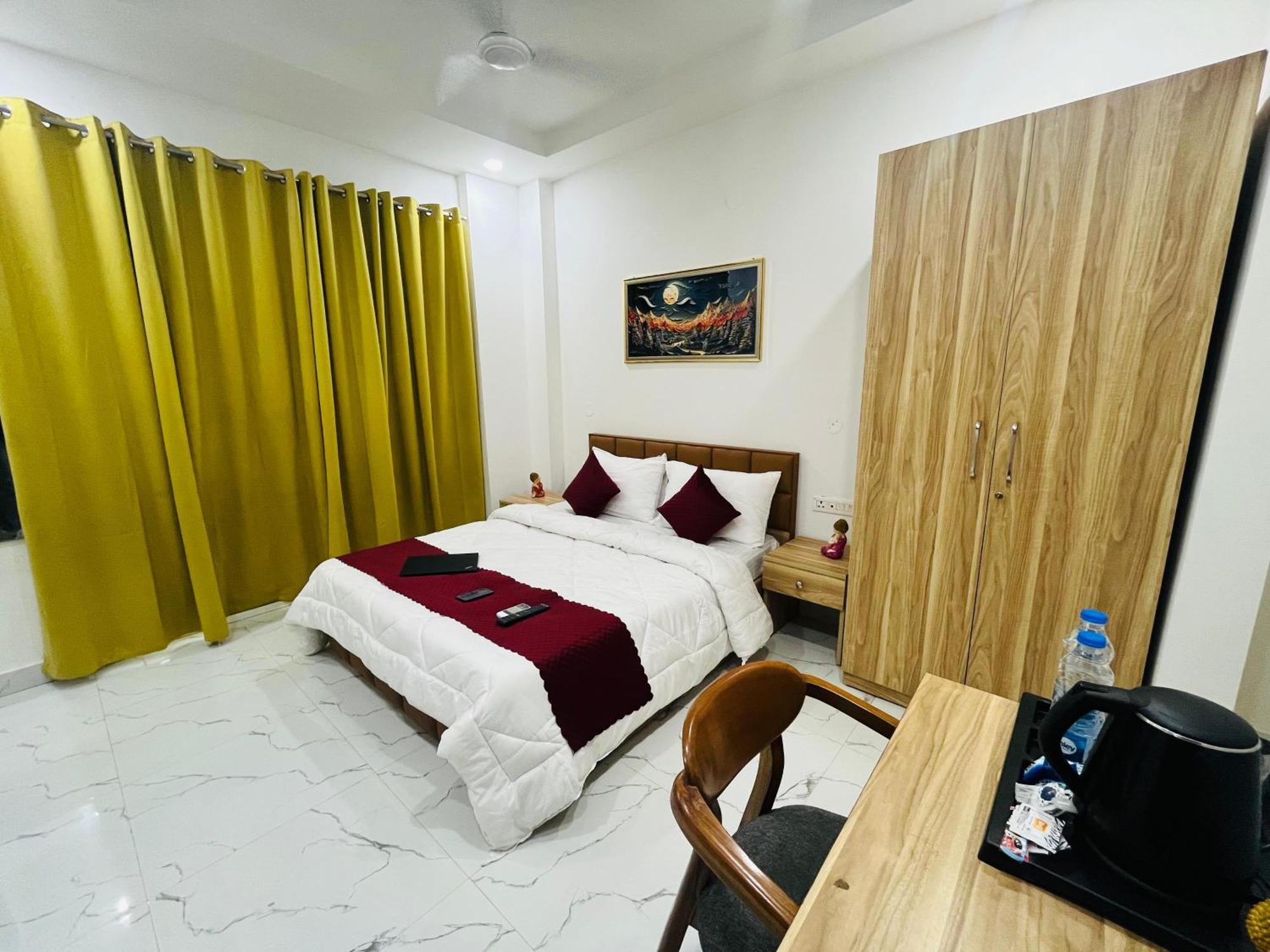 The Lodgers Studio Apartment Infront Of Artemis Hospital Gurugram Gurgaon Eksteriør bilde