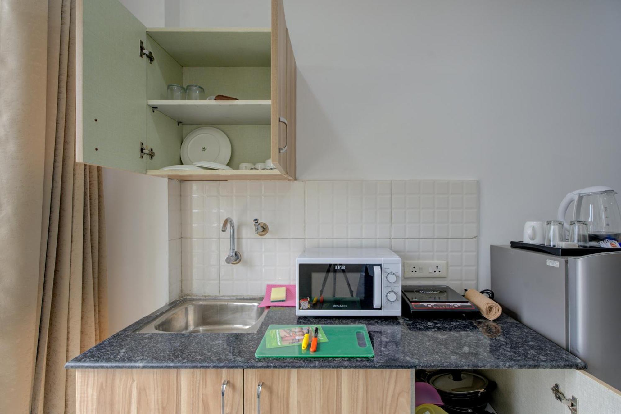 The Lodgers Studio Apartment Infront Of Artemis Hospital Gurugram Gurgaon Eksteriør bilde