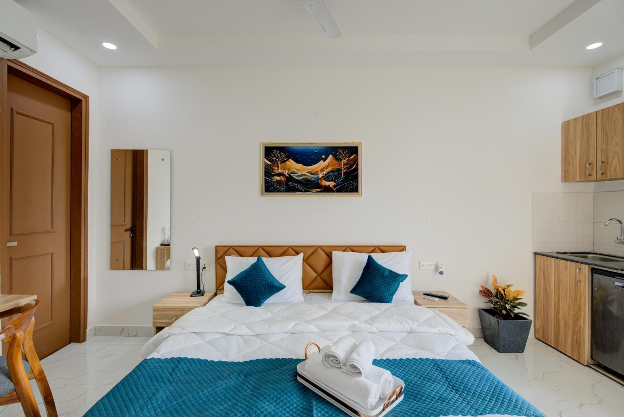 The Lodgers Studio Apartment Infront Of Artemis Hospital Gurugram Gurgaon Eksteriør bilde