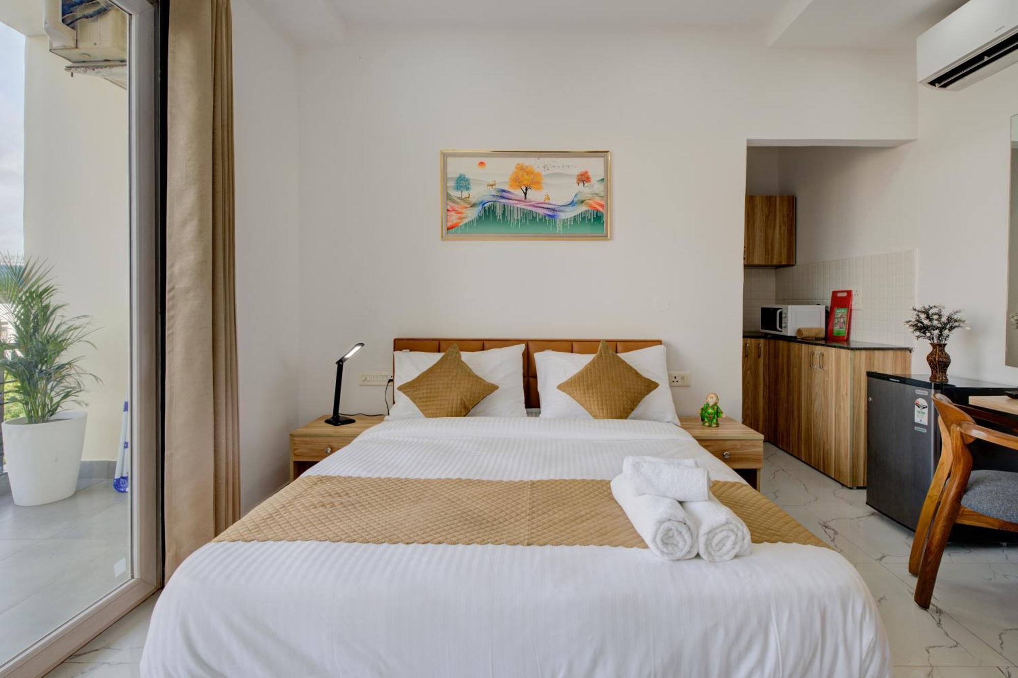 The Lodgers Studio Apartment Infront Of Artemis Hospital Gurugram Gurgaon Eksteriør bilde