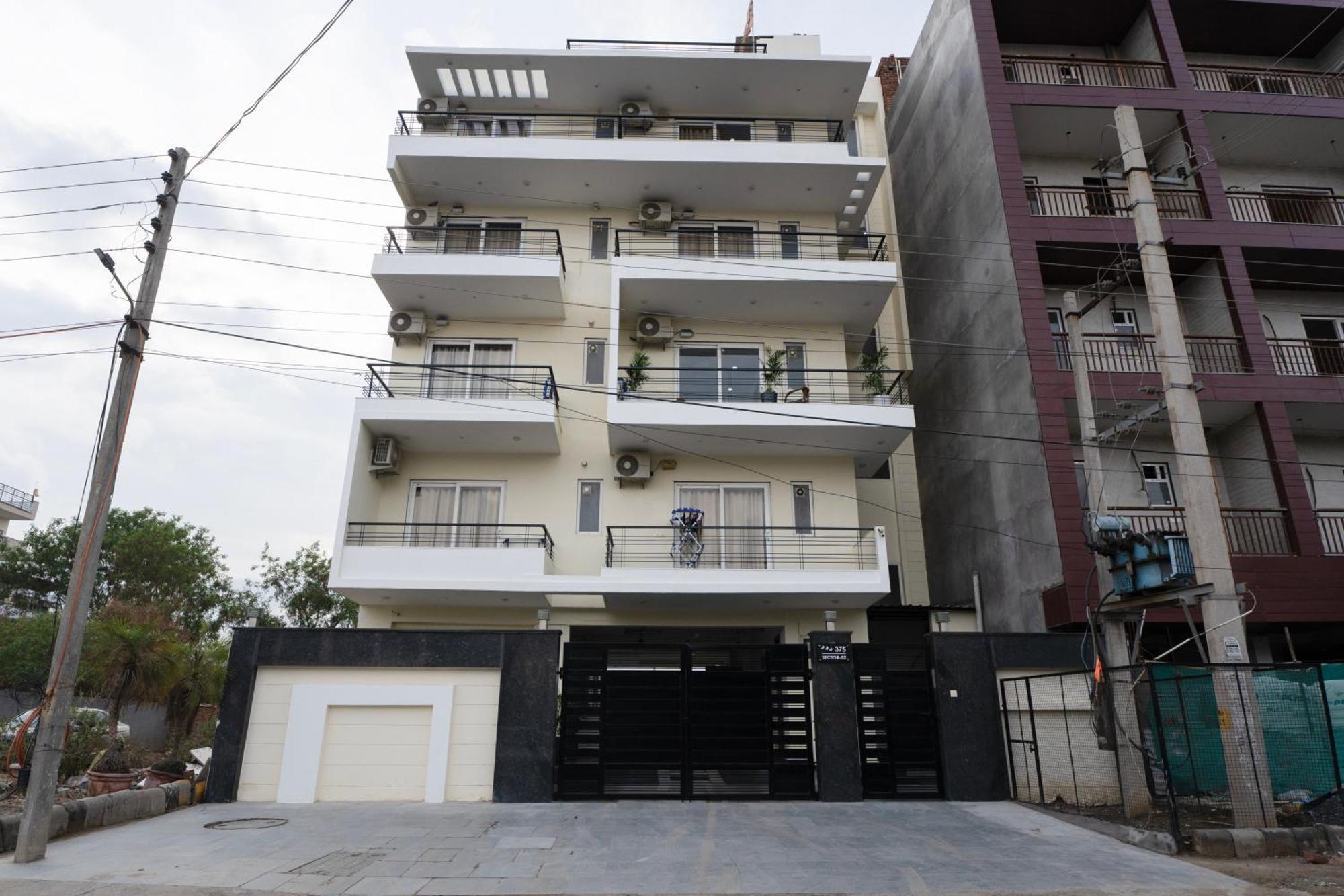 The Lodgers Studio Apartment Infront Of Artemis Hospital Gurugram Gurgaon Eksteriør bilde